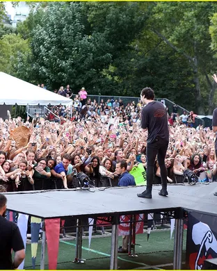 5 Seconds of Summer Boston