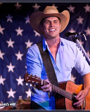 Dustin Lynch Hampton