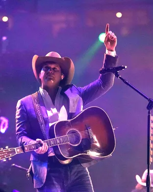 Jon Pardi Mansfield