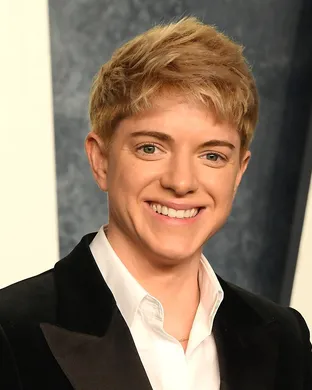 Mae Martin Boston